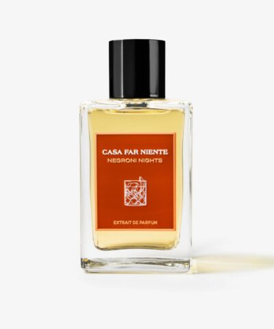 Casa Far Niente Negroni Nights Extrait de Parfum 100 ml, skaidrus buteliukas su plytine oranžine etikete ir juodu dangteliu